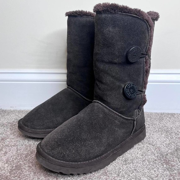 Brown Ugg Boots - Picture 1 of 4